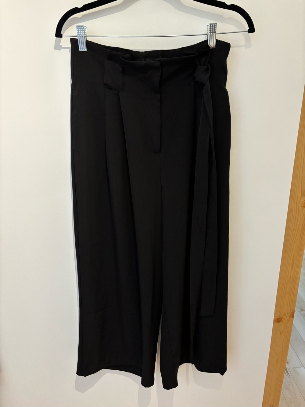 Black pants wide legs